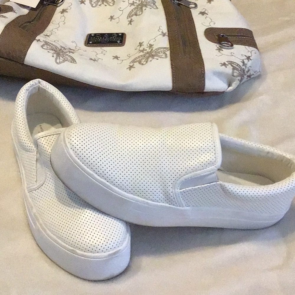 AE Sneakers